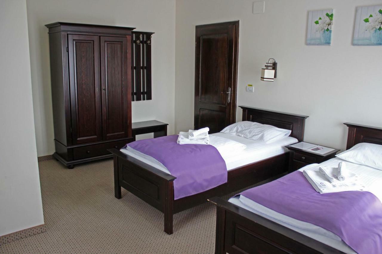 Pensiunea Casa Iorgovanul Urseni Mosnita Noua Extérieur photo