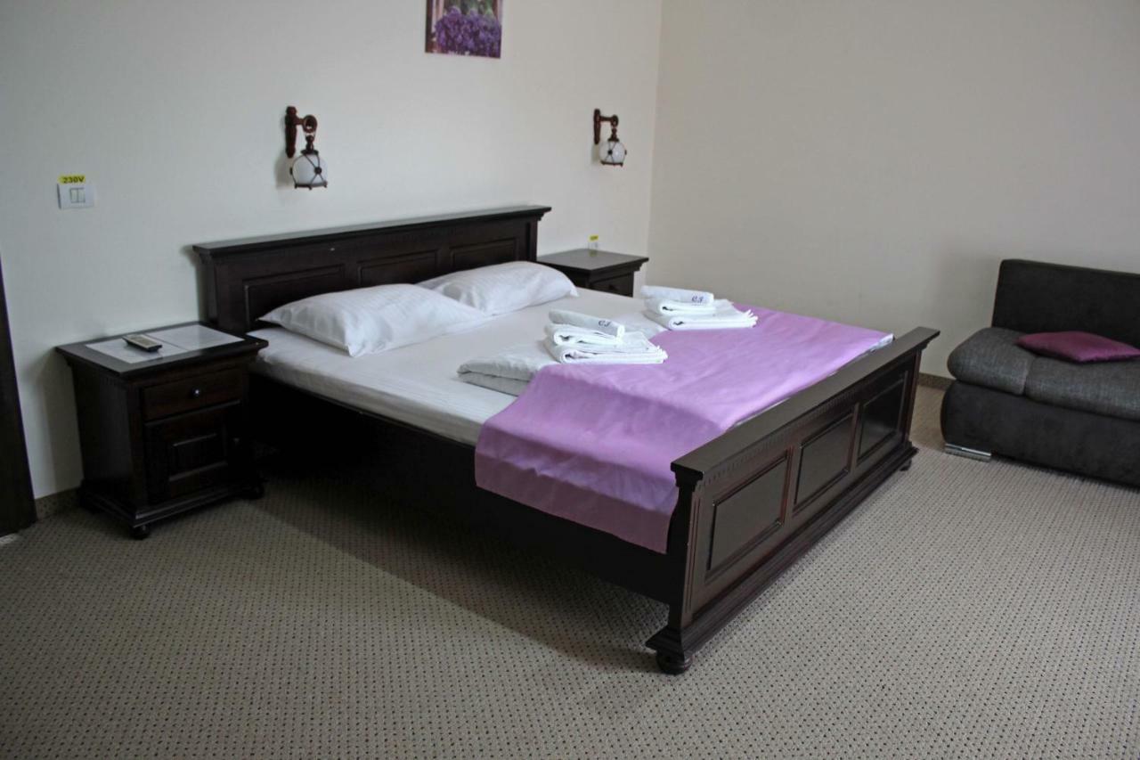Pensiunea Casa Iorgovanul Urseni Mosnita Noua Extérieur photo